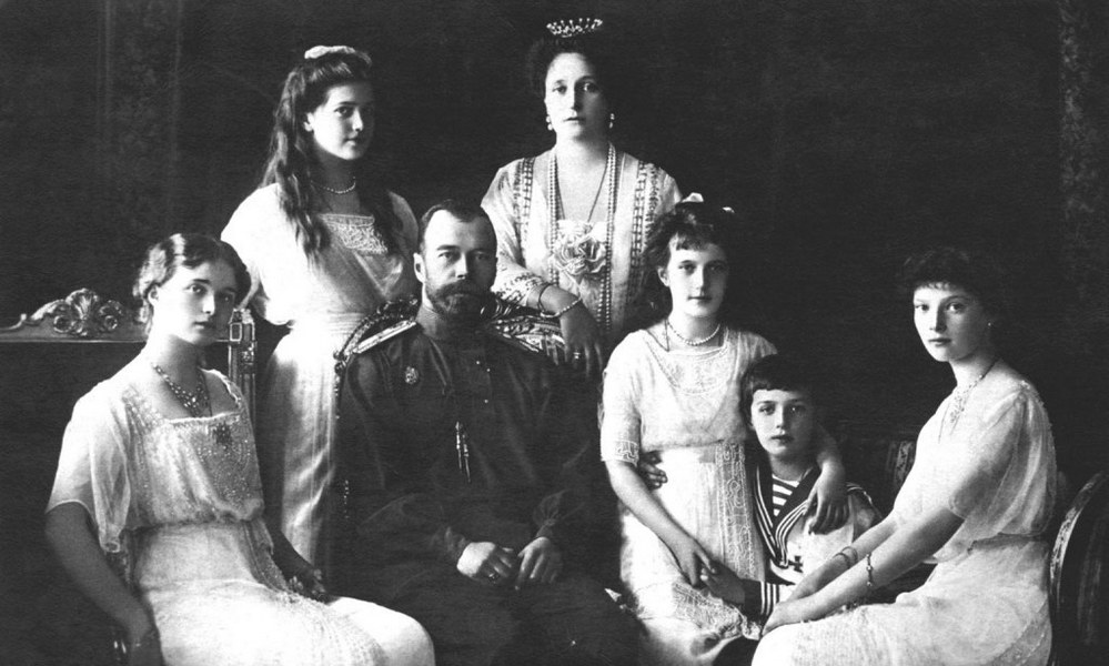 Nicholas II, Czar of Russia, with (left to right), Olga, Marie, Czarina Alexandra, Anastasia, Alexis and Tatiana, ca. 1914. Licensed by CHANNEL 5 BROADCASTING. Five Stills: 0207 550 5509.  Free for editorial press and listings use in connection with the current broadcast of Channel 5 programmes only.  This Image may only be reproduced with the prior written consent of Channel 5.  Not for any form of advertising, internet use or in connection with the sale of any product.