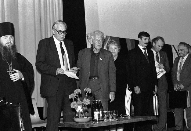 Слика из 1993. године (Игор Шафаревич други слева)